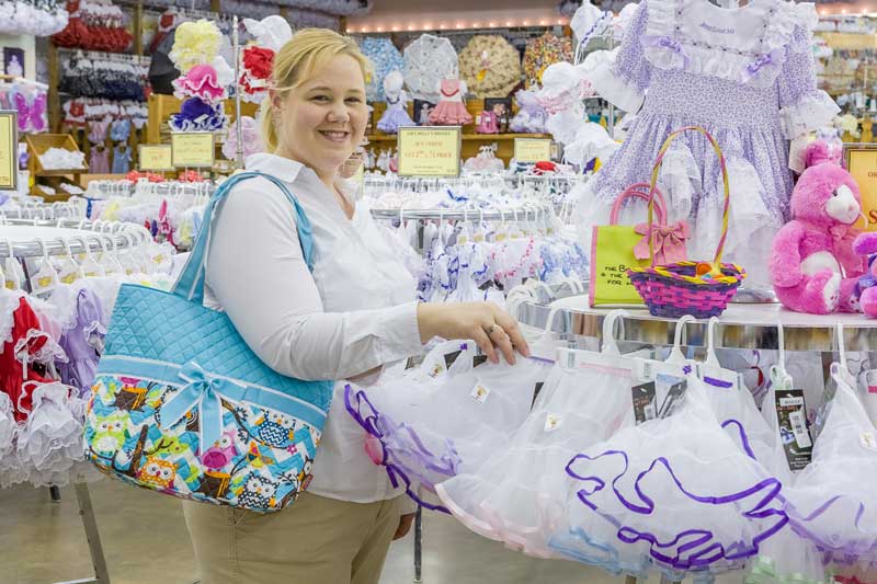 Lid'l Dolly's Factory Store Pigeon Tennessee