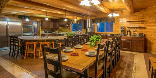 Ad - Moose Hollow Lodge: Click to book.