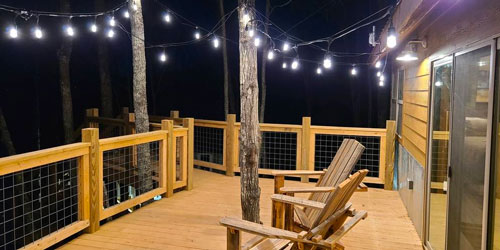 Bear Camp Cabins: Click to visit page.