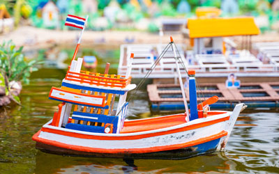 Miniature floating boat